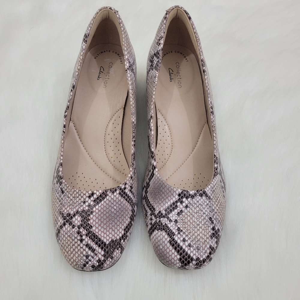 Clarks Marilyn Leah Snake Python Pumps 8 - Picture 2 of 6
